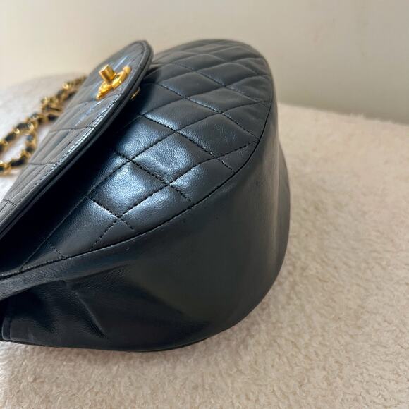 Chanel Black Quilted Lambskin Vintage Crescent Flap Bag - Picture 6 of 14